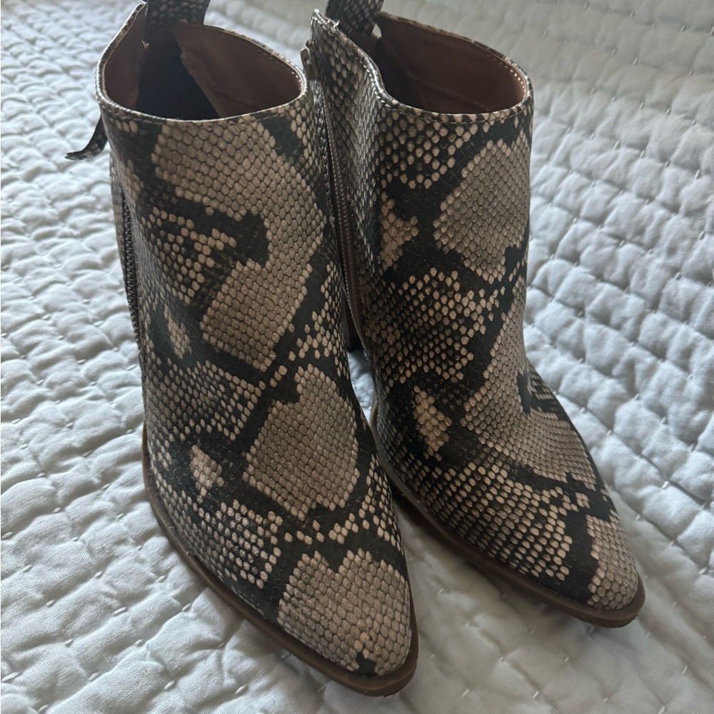 Women's faux snake ankle bootie